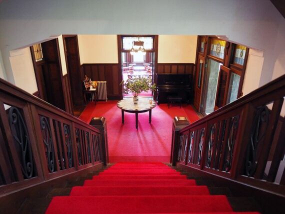神戸迎賓館旧西尾邸・階段